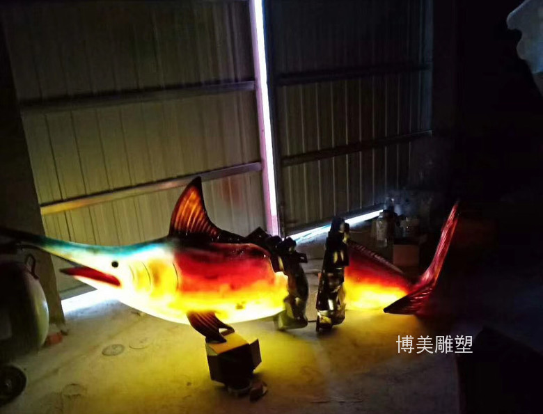 河北廊坊文化公園玻璃鋼發(fā)光魚雕塑